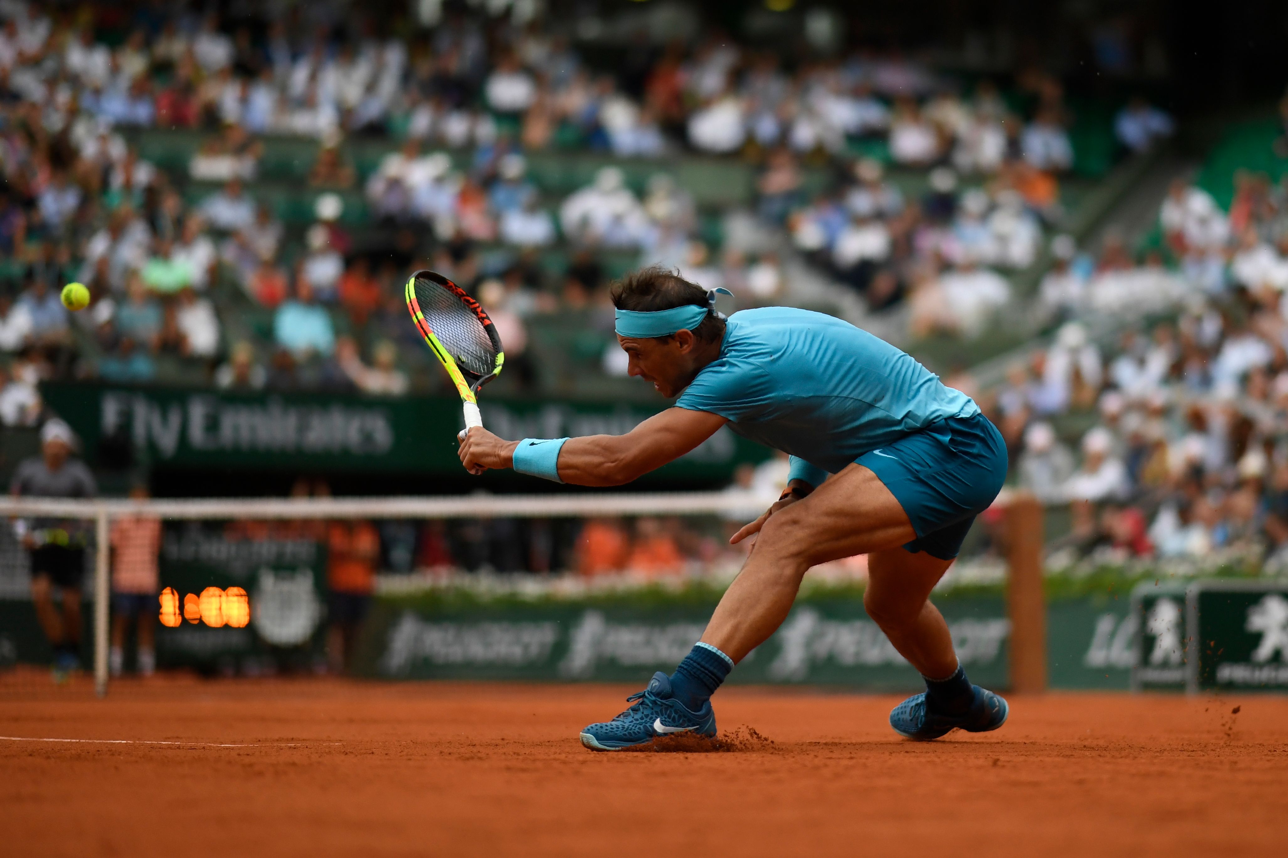 开云体育在线-法国网球队鏖战西班牙网球队，纳达尔制霸全场