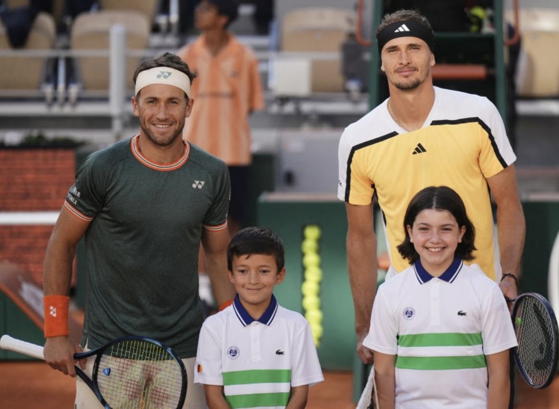 开云体育APP下载-西班牙网球队逆转日本网球队，兹维列夫完成帽子戏法