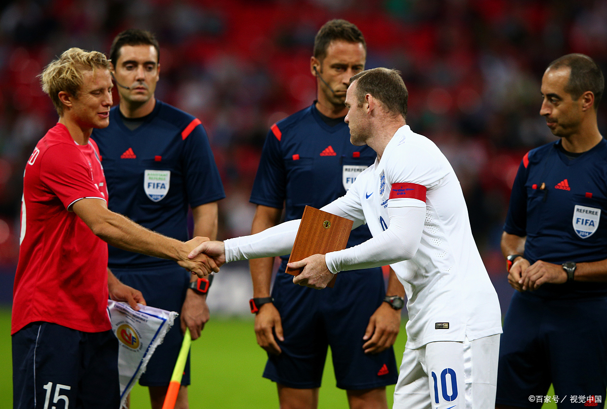 开云官网-英格兰队完胜日本队，波尔带队取胜