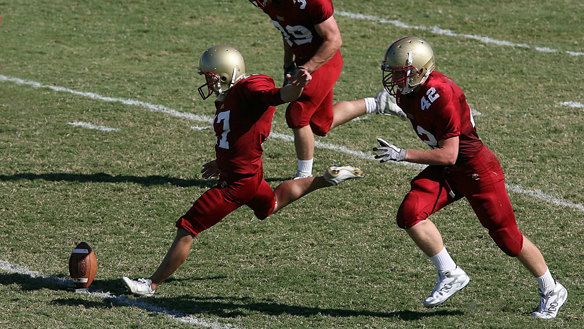非洲雄鹰险胜德甲劲旅，三笘薰东决接管比赛书写亚洲新传奇